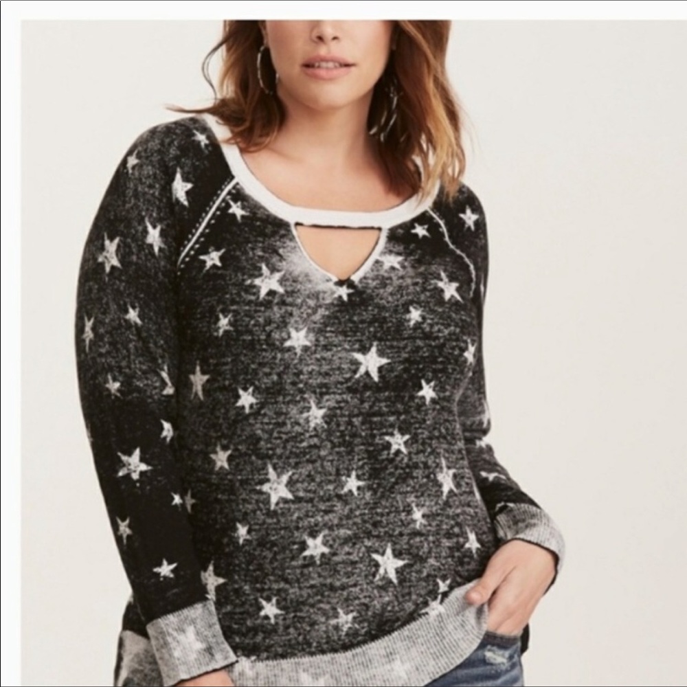 torrid 00X Black and White Star Print cut out Sweater - Picture 8 of 8